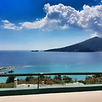 Dionysos 3*